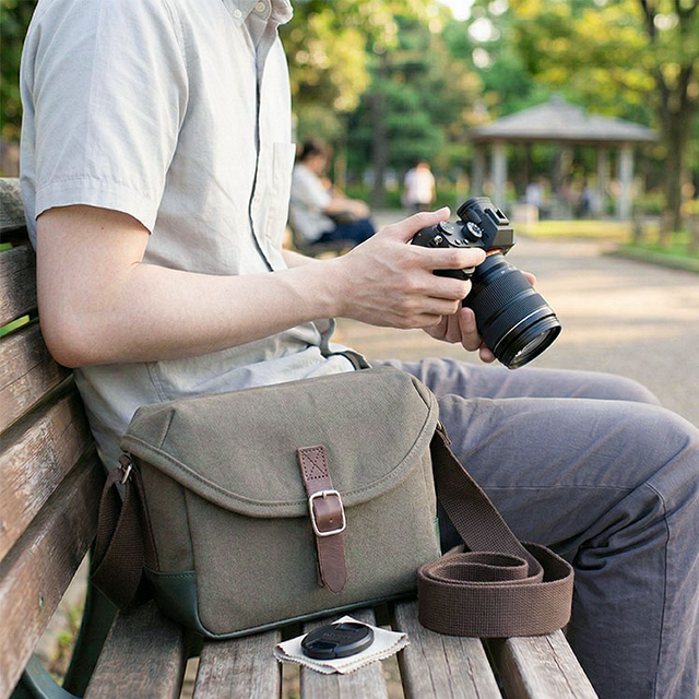 「防水機能で中身を守る」　CAMERAMAN 生成 サイズなし