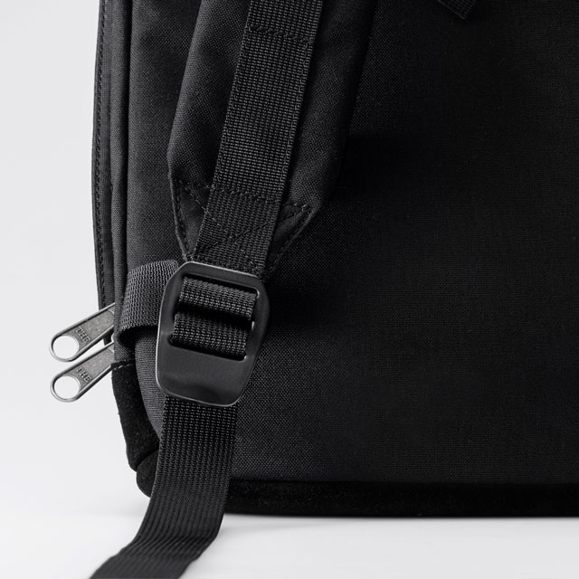 THE DAY PACK BLACK
