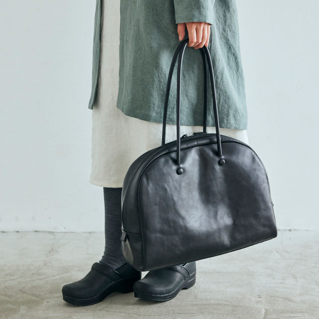 国産牛革のボストンバッグ