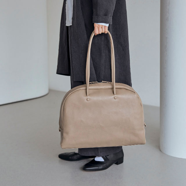 国産牛革のボストンバッグ