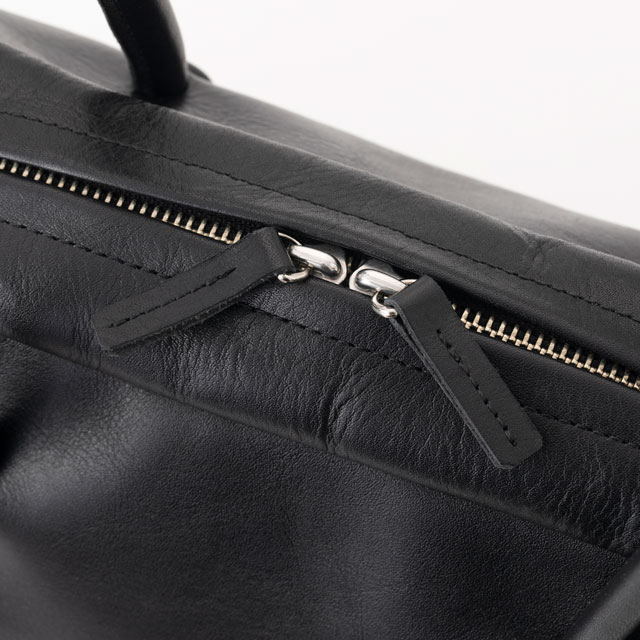 国産牛革のボストンバッグ