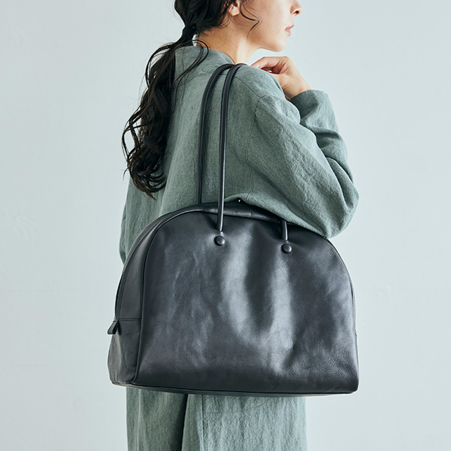 国産牛革のボストンバッグ