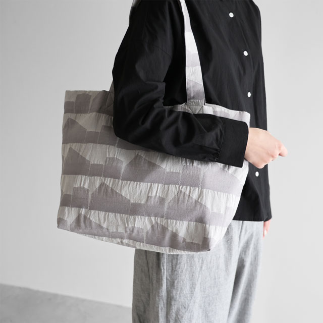 先染め朱子織シャトルジャガードトートバッグ　ライトグレー