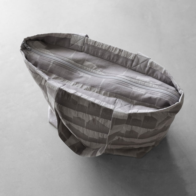 先染め朱子織シャトルジャガードビッグトートバッグ