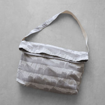 先染め朱子織シャトルジャガード2WAYショルダーバッグ　ライトグレー