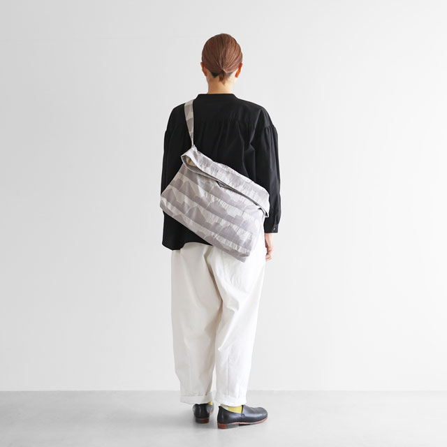 先染め朱子織シャトルジャガード2WAYショルダーバッグ　ライトグレー