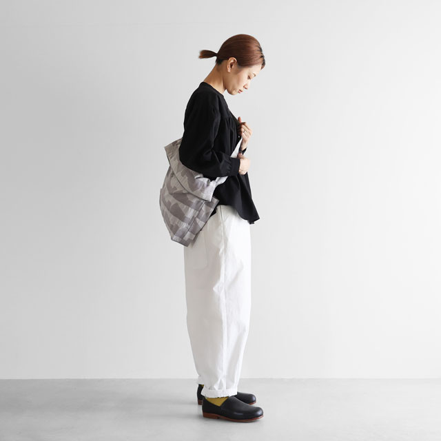 先染め朱子織シャトルジャガード2WAYショルダーバッグ　ライトグレー