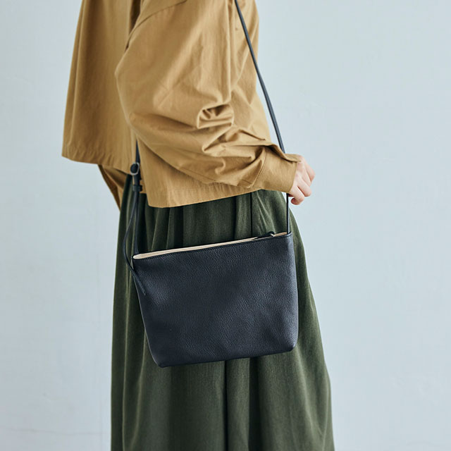 【WEB限定】Inswirl SACOCHE BAG MEDIUM