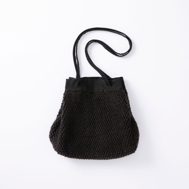 ラッセル編みの巾着バッグ