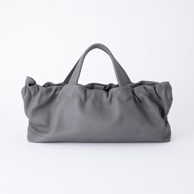 鹿革の横長ギャザートート