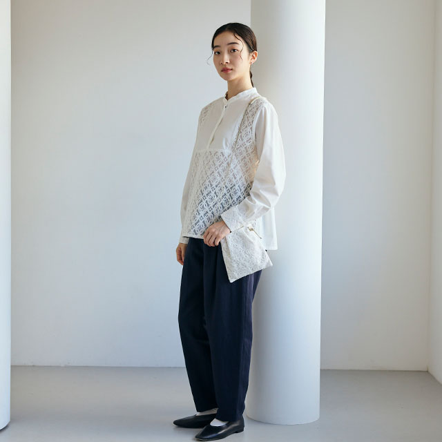 刺繍のポシェット