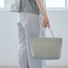 ラッセル編み横長バッグ