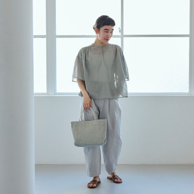 ラッセル編み横長バッグ