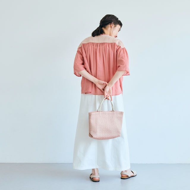 ラッセル編み横長バッグ
