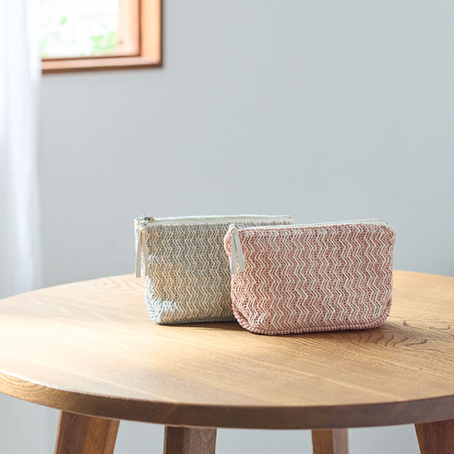 ラッセル編み舟形ポーチ