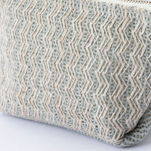 ラッセル編み舟形ポーチ