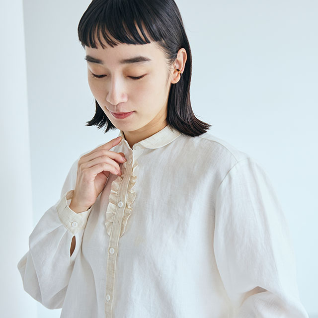手織り麻を使ったフリルシャツ