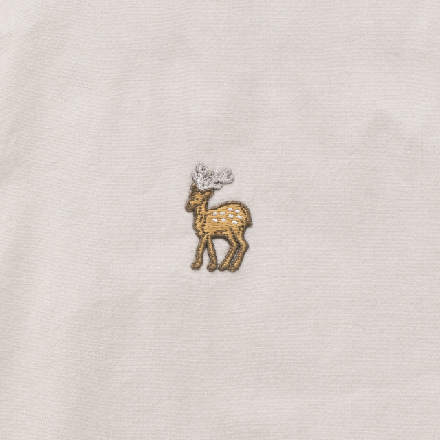 鹿の刺繍シャツ