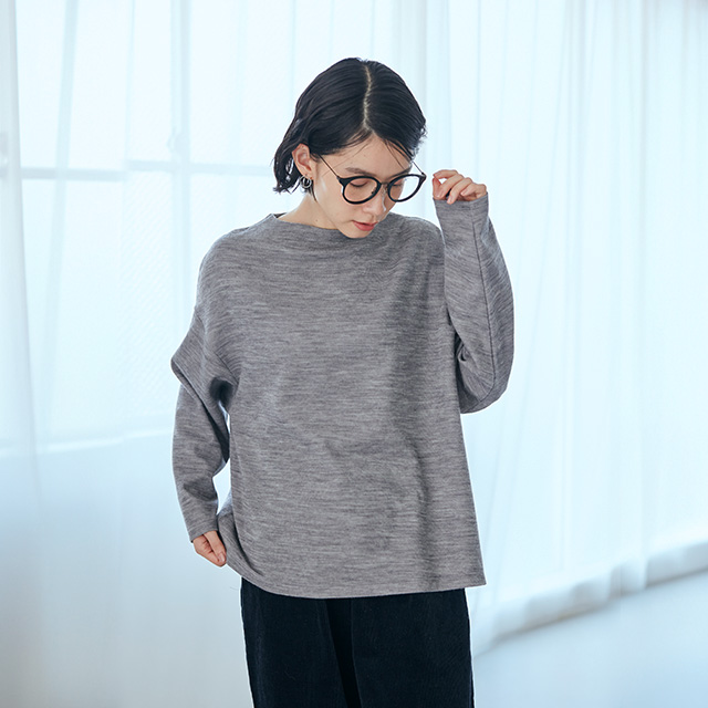 綿ウール接結のワイドプルオーバー