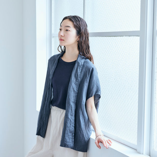麻の皺(しわ)　羽織ブラウス