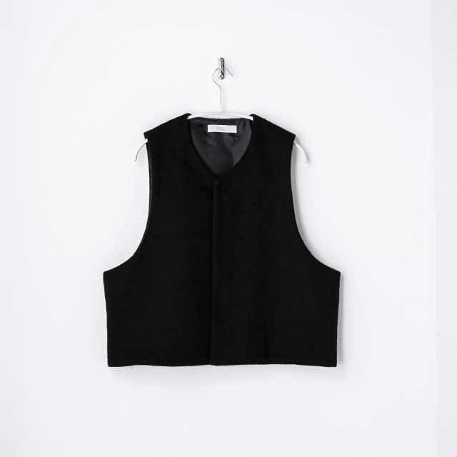 SHAGGY VEST