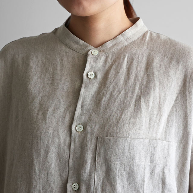 シャトルリネンバンドカラーオーバーシャツ　きなり　フリーサイズ