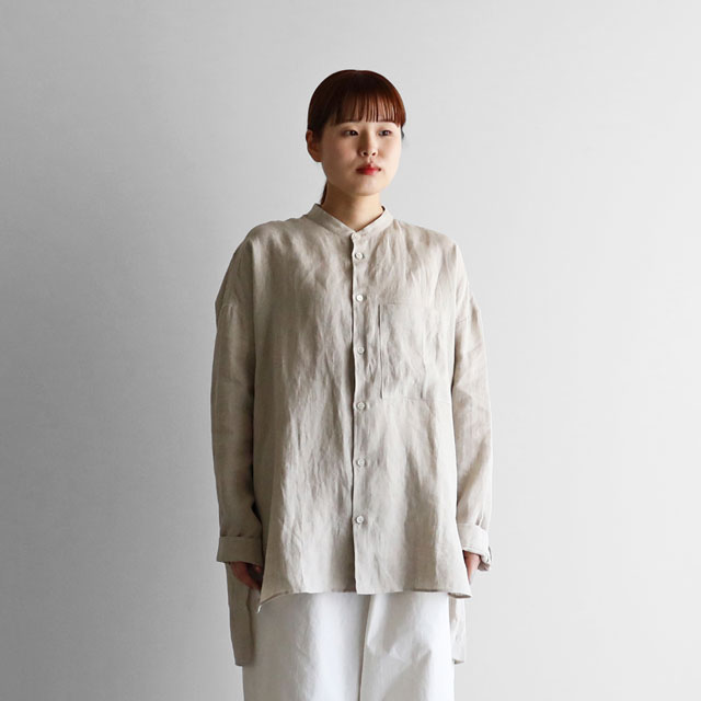 シャトルリネンバンドカラーオーバーシャツ　きなり　フリーサイズ