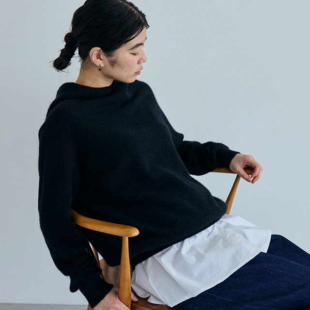 ウールフォックスのライトニットパーカー