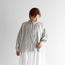 柄二重織シャトルジャガードバルーンスリーブワイドブラウス