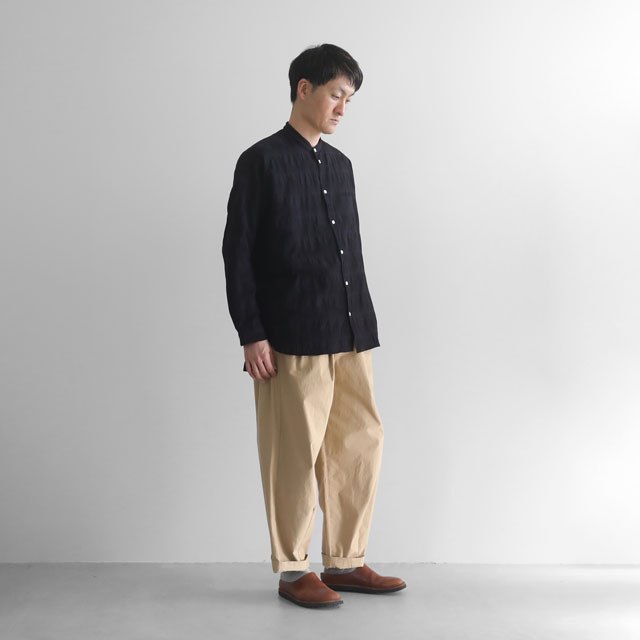 柄二重織シャトルジャガードバンドカラーオーバーシャツ ミストグレー ユニセックス