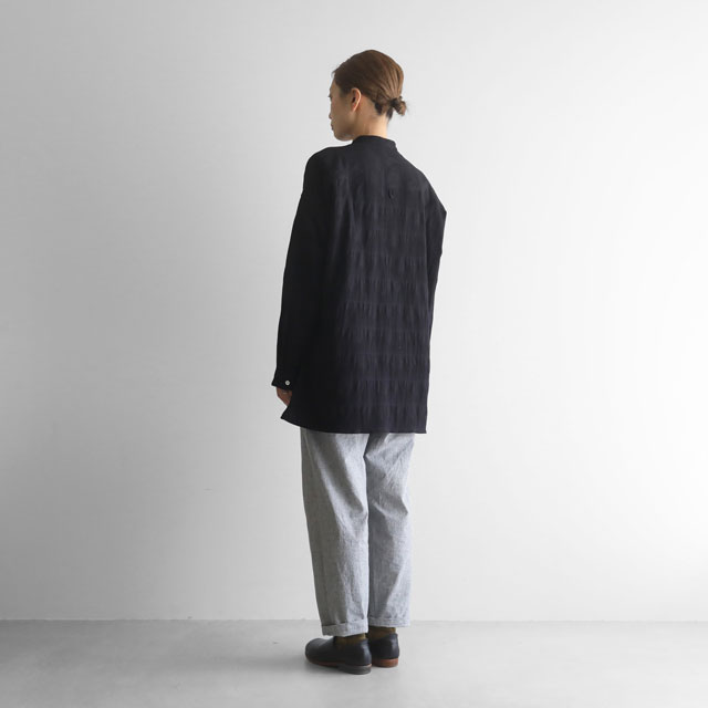 柄二重織シャトルジャガードバンドカラーオーバーシャツ ミストグレー ユニセックス