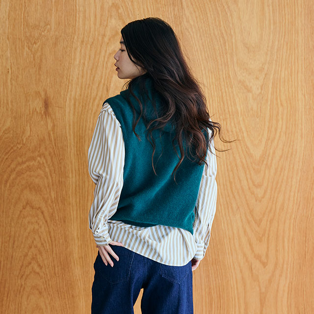 ウールフォックスのライトニットパーカーベスト