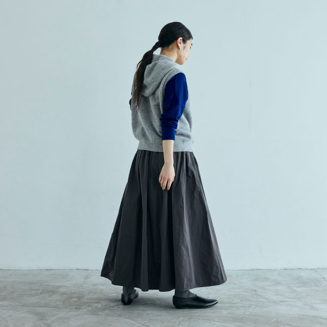 ウールフォックスのライトニットパーカーベスト