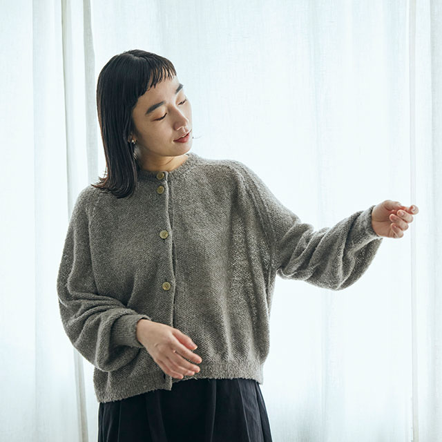 防縮ウールのブークレヤーンカーディガン