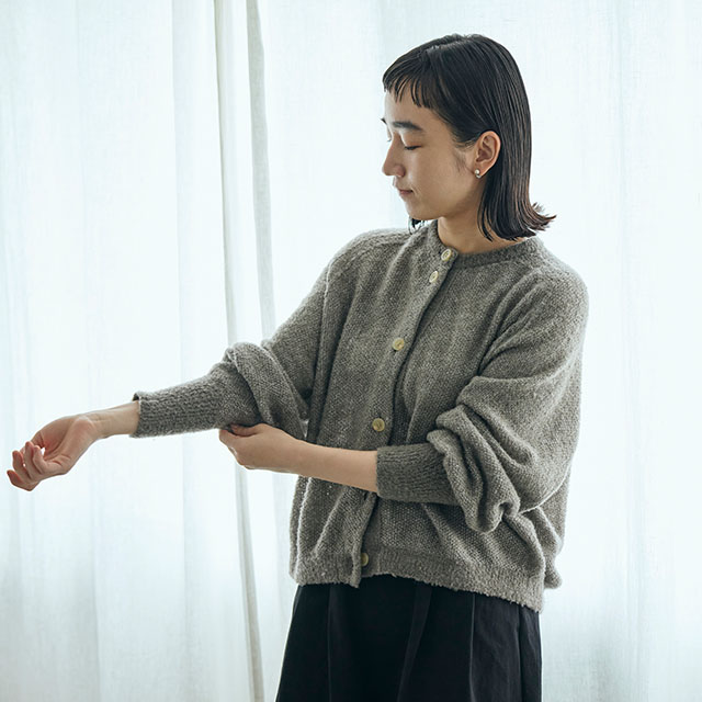 防縮ウールのブークレヤーンカーディガン