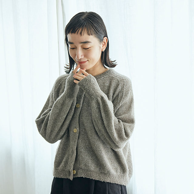 防縮ウールのブークレヤーンカーディガン