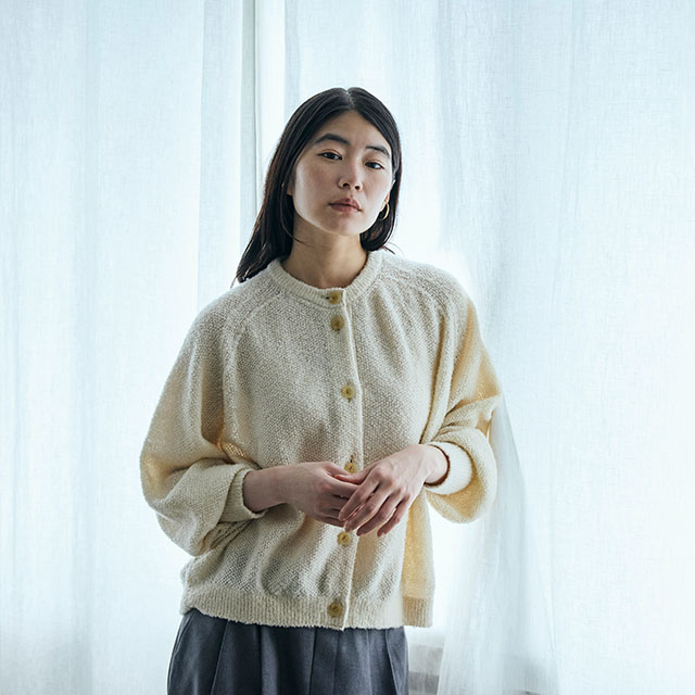 防縮ウールのブークレヤーンカーディガン