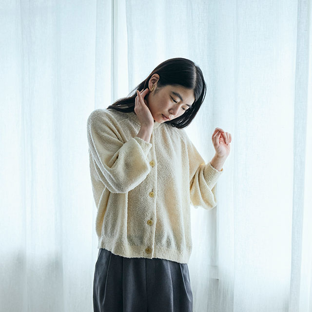 防縮ウールのブークレヤーンカーディガン