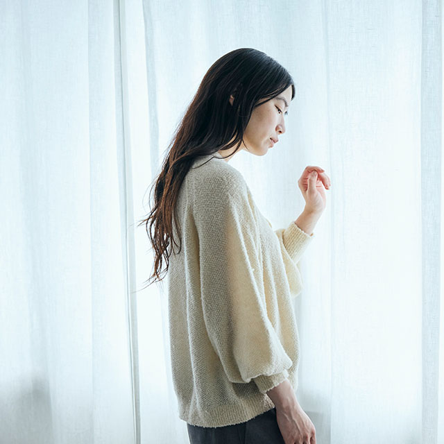 防縮ウールのブークレヤーンカーディガン