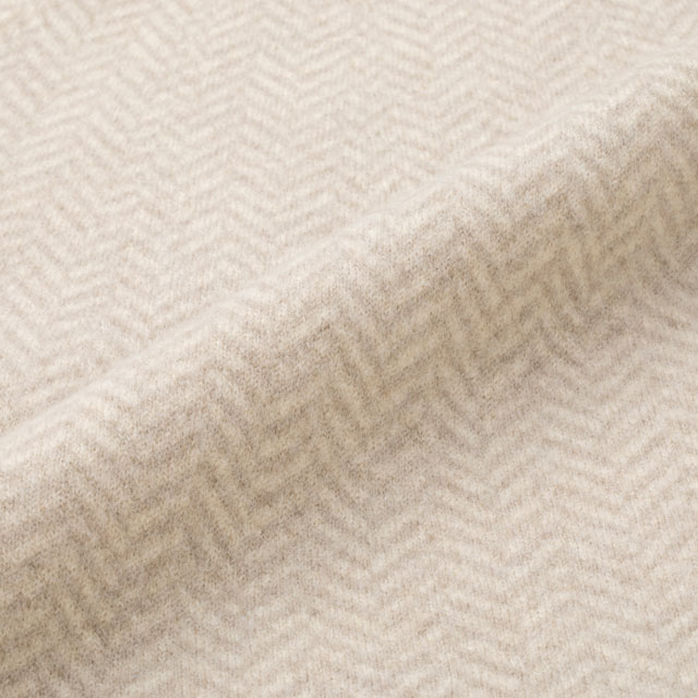 重ね着するポンチョケープ 杉綾