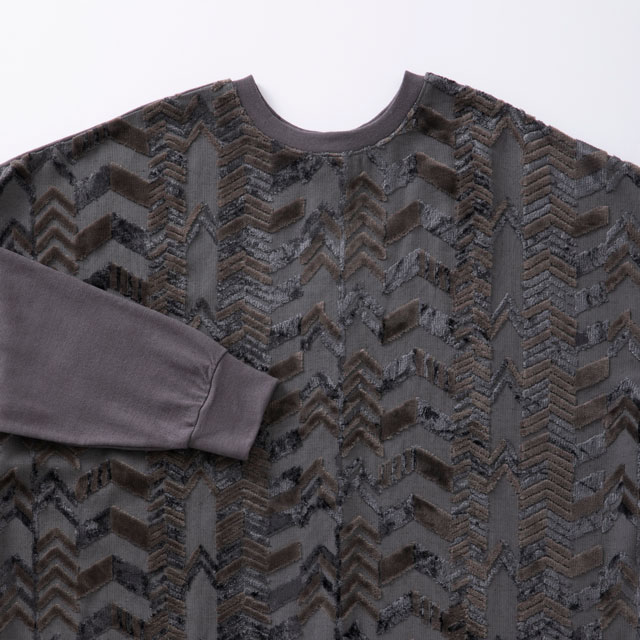 めぐり布 後ろボタンカットソー