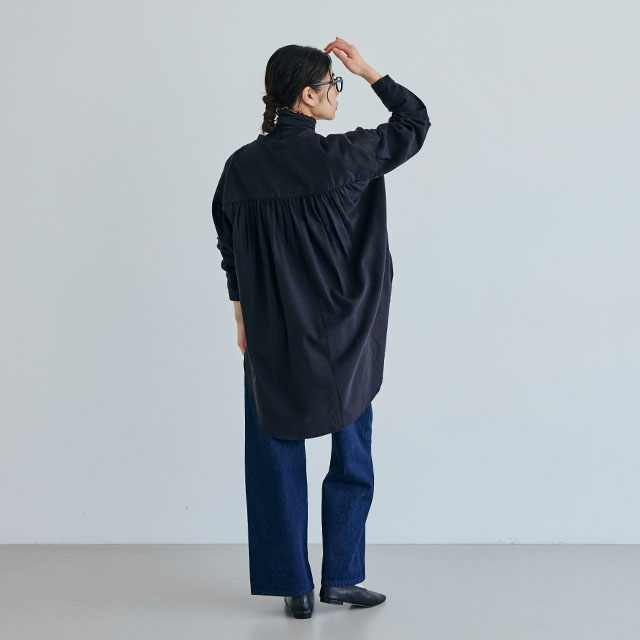 やわらかネルのバックギャザーロングブラウス