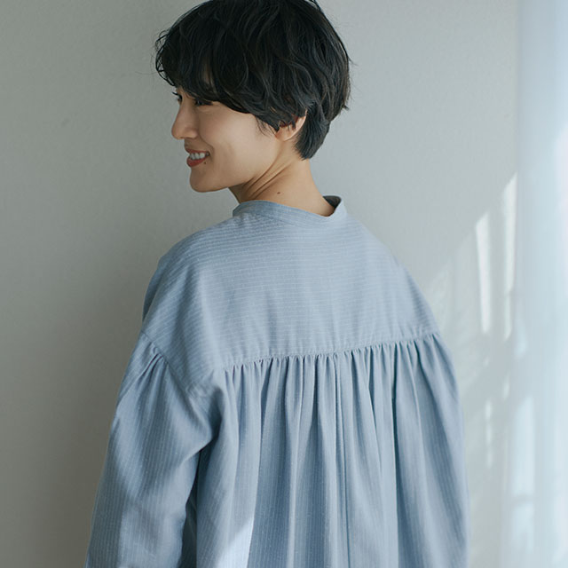 やわらかネルのバックギャザーロングブラウス｜衣料品｜中川政七