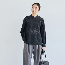 刺繍のブラウス