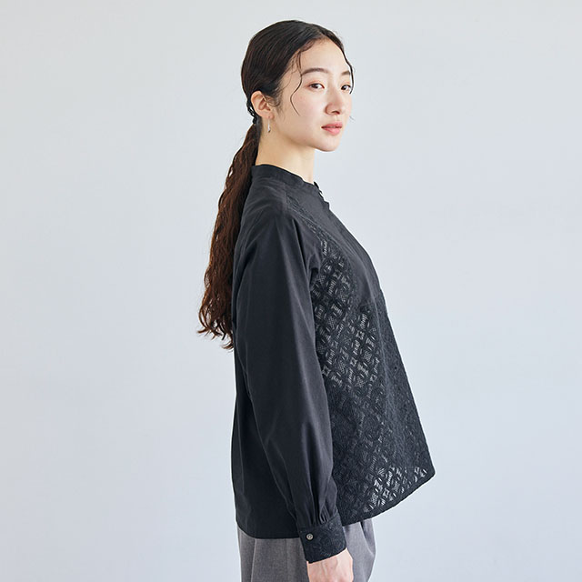 刺繍のブラウス