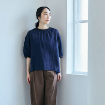 からみ織のプルオーバー