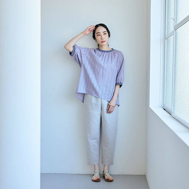 からみ織のプルオーバー