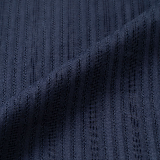 からみ織のプルオーバー