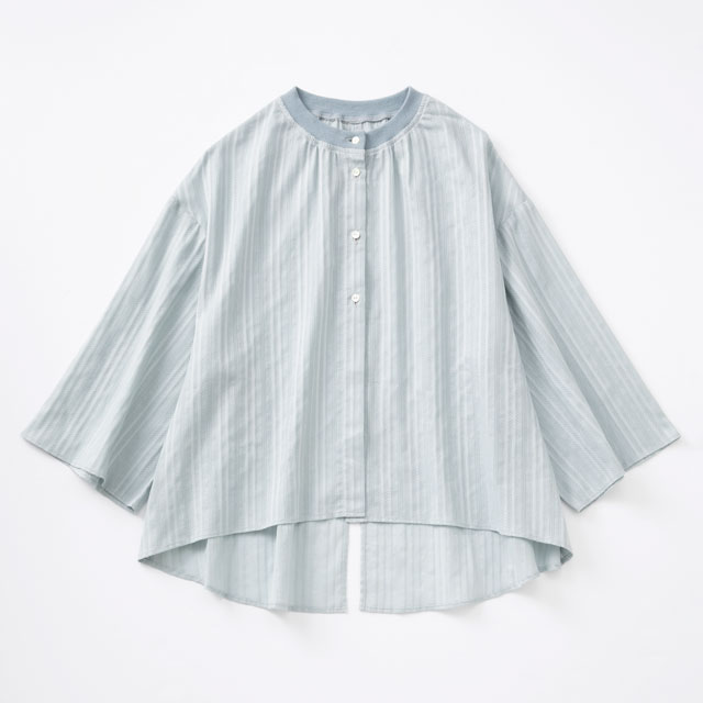 からみ織の羽織りブラウス