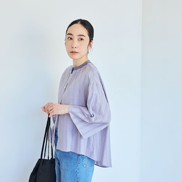 からみ織の羽織りブラウス